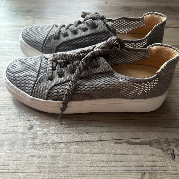 Naturalizer mesh sneaker - Picture 1 of 3